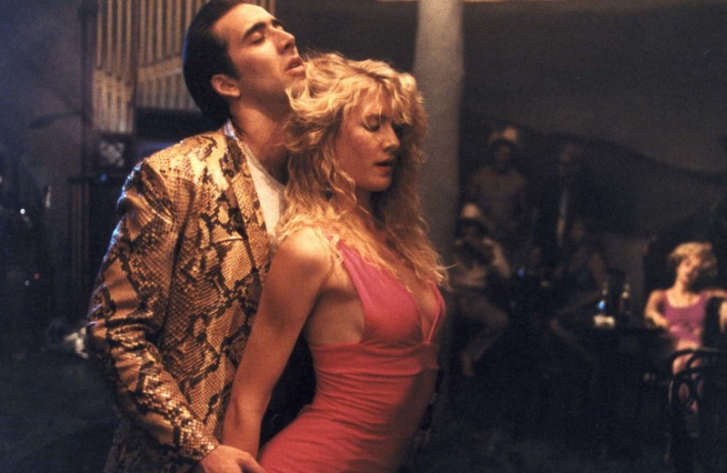 «Змеиный» пиджак и розовый леопард: безумная мода из фильмов 90-х