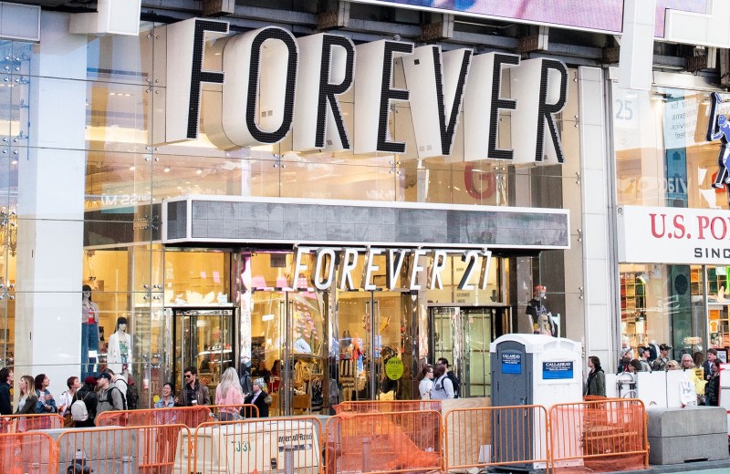 Вышли из моды: как Forever 21 оказалась на грани банкротства