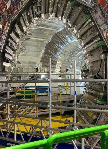Российские физики установили алмазные детекторы на Большой адронный коллайдер