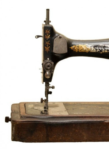 Как хитроумные инженеры несколько раз изобретали швейную машинку
