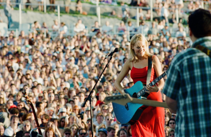 Как музыкальный фестиваль Lilith Fair сломал стереотипы о женщинах на сцене