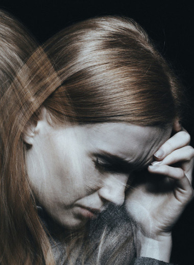 Перепрясть солому в золото: почему женщины чаще страдают депрессией