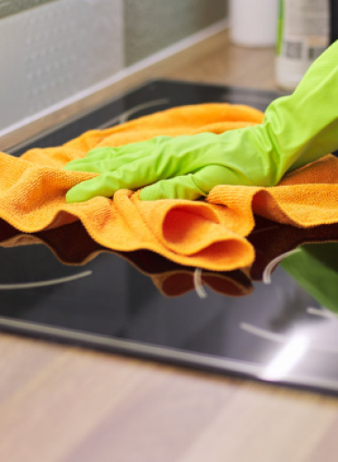 10 ошибок, которые все совершают, пользуясь микрофиброй: что делать, чтобы она отмывала всё до идеальной чистоты