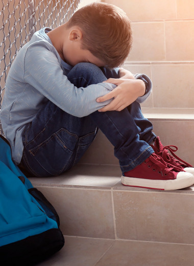 «В восемь лет мой сын не хотел жить»: как я справилась со школьной травлей