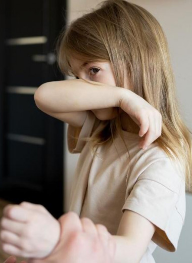 (Не)отцовская любовь: как понять, что ребенка подвергают сексуальному насилию дома