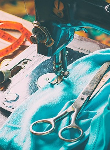 Как пользоваться швейной машинкой правильно — учимся шить с нуля