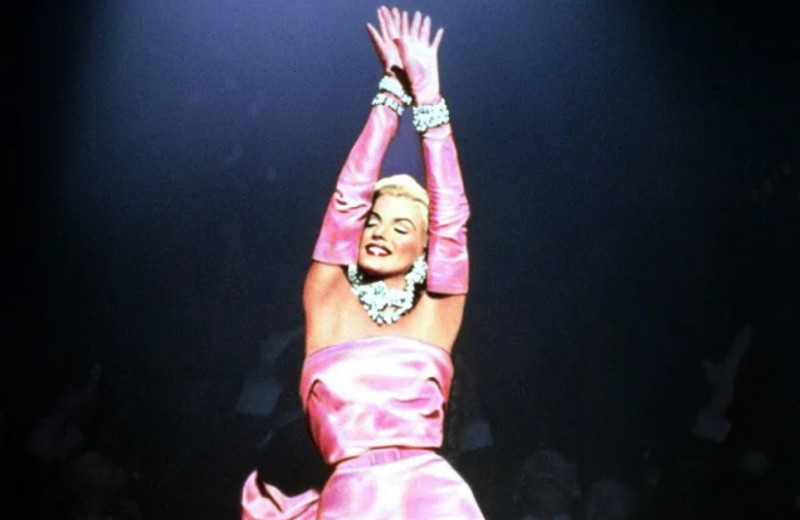 Как появилось знаменитое розовое платье Мэрилин Монро