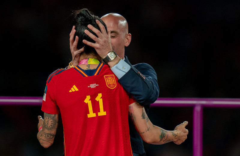 Как поцелуй на футболе спровоцировал испанское движение #MeToo