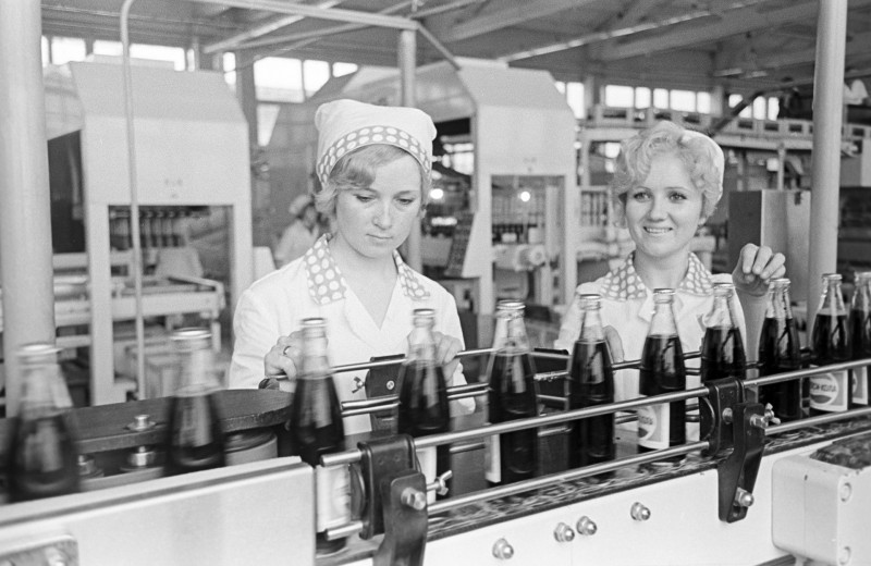 Как СССР и США договорились менять водку на «Пепси-Колу»