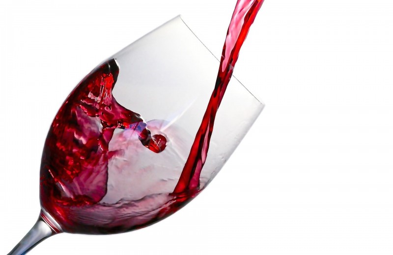 Какие опасности таит в себе красное вино