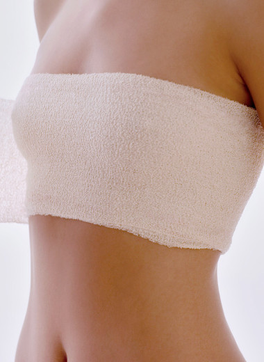 Можно ли убрать растяжки на груди с помощью операции? Отвечает пластический хирург