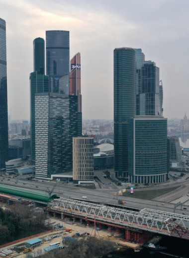 «Снижение доходов и увольнения неизбежны»: с каким финансовым багажом россияне подошли к новому кризису