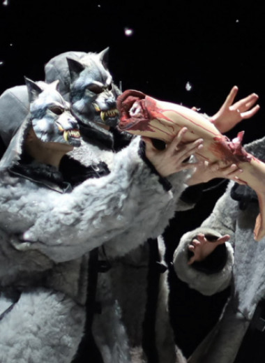 Капустник и скандал: зачем оперные театры заказывают спектакли Константину Богомолову