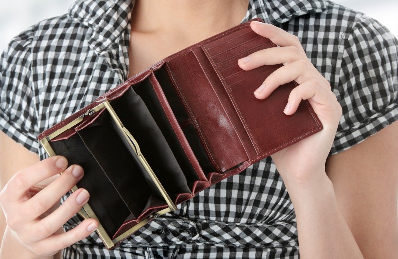 Деньги на ветер: 9 покупок, которые вредят семейному бюджету