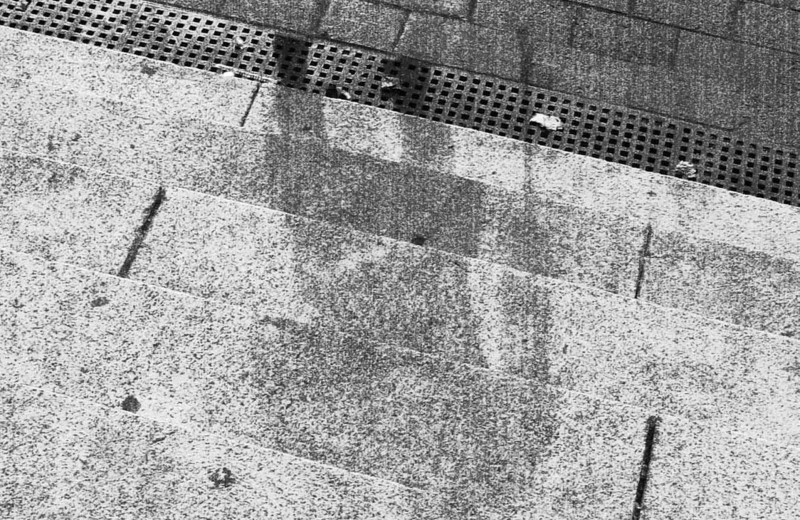 Почему после взрыва в Хиросиме на домах остались тени людей?