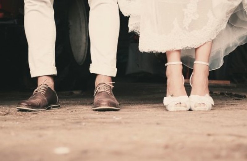 Менять ли фамилию, выходя замуж: 9 моментов, которые стоит обдумать