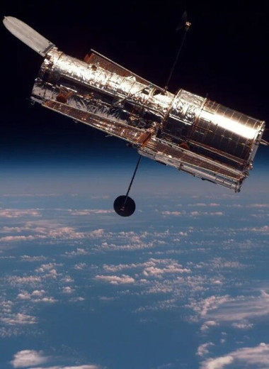 ИИ обнаружил сотни неизвестных космических аномалий на архивных снимках Хаббла