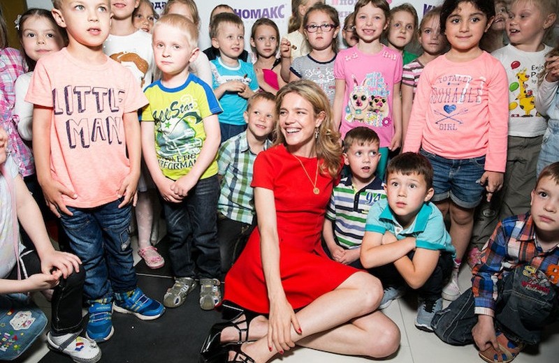 Как Наталья Водянова помогает детям с особенностями развития: реальные истории