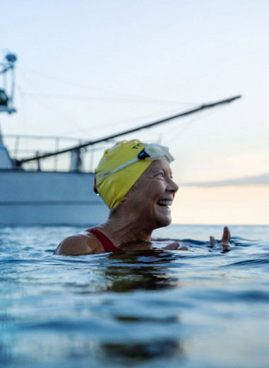 Как Дайана Найэд проплыла от Кубы до Флориды и установила мировой рекорд в 64 года