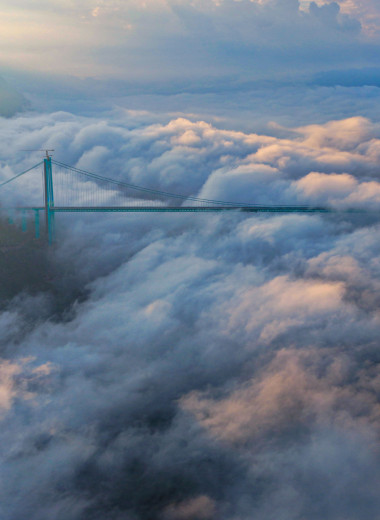 Чудо китайской инженерии: как выглядит самый высокий в мире мост