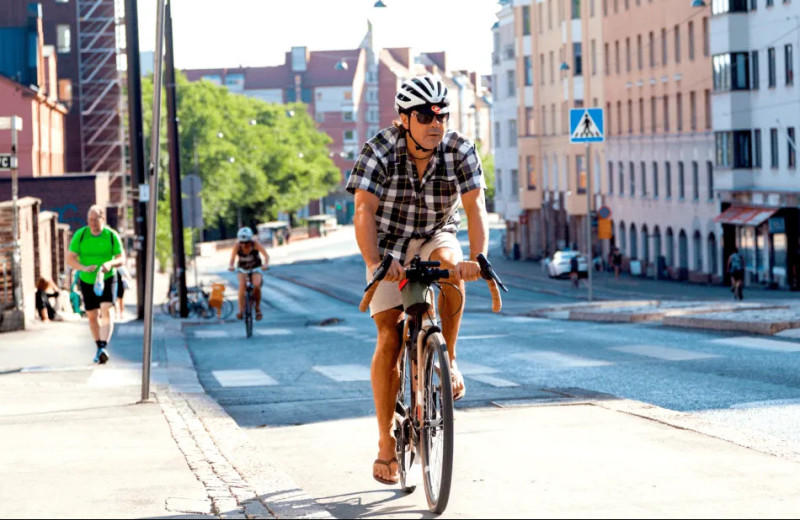 Носить велошлем или нет: простые плюсы и неочевидные минусы защиты для головы