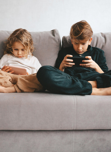 Вопрос дня: вы контролируете жизнь своих детей в интернете?
