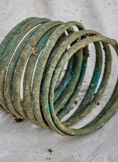 В погребении унетицкой культуры нашли младенца с бронзовым браслетом