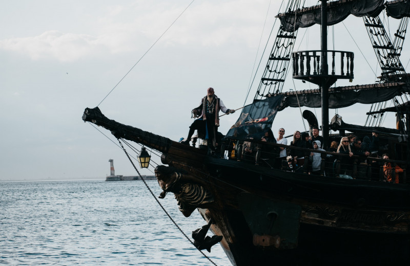 Образ свободы и приключений: почему мы романтизируем пиратов