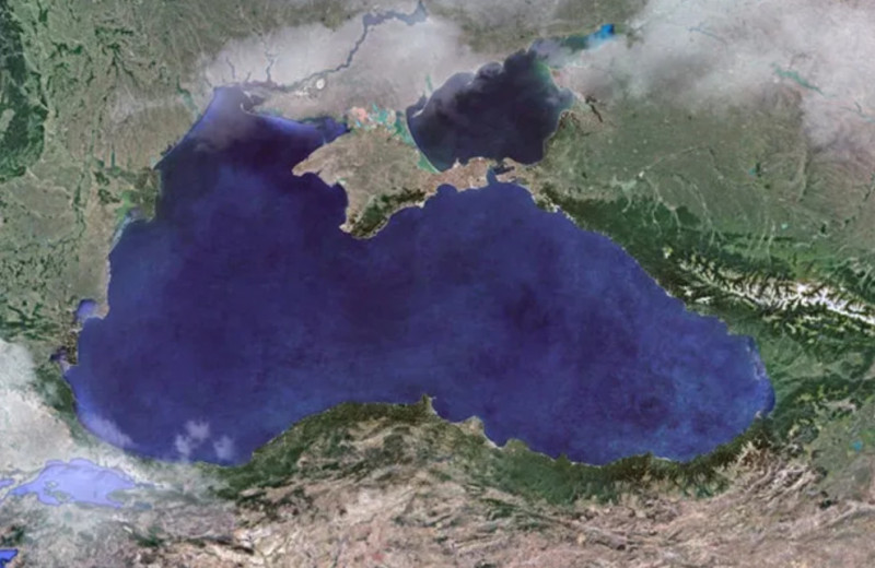 Ученые выяснили, почему у берегов Черного моря появляются вихри