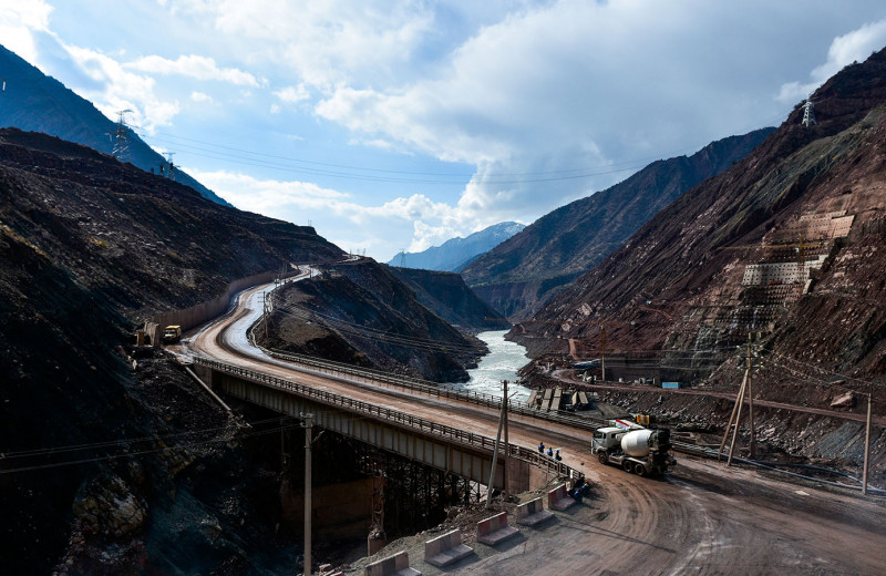 Как в Таджикистане строят самую высокую плотину в мире