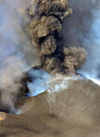 Канарский вулкан Кумбре-Вьеха заподозрили в нетипичном поведении