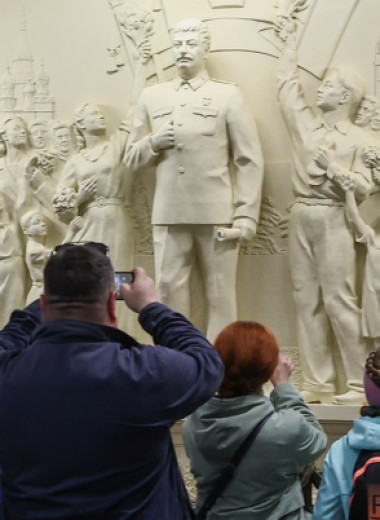 Сталинский конструктор: почему в московском метро появился новый памятник