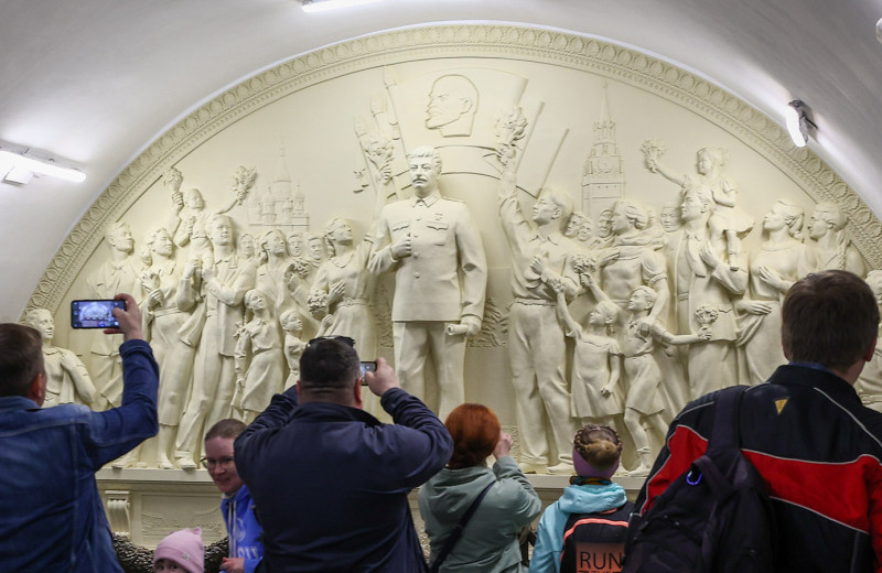 Сталинский конструктор: почему в московском метро появился новый памятник