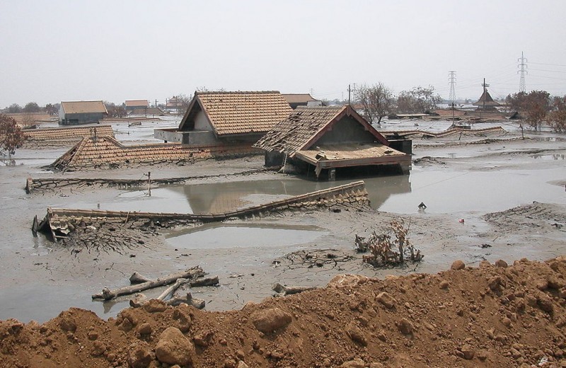 6 стихийных бедствий, случившихся по причине человеческого идиотизма