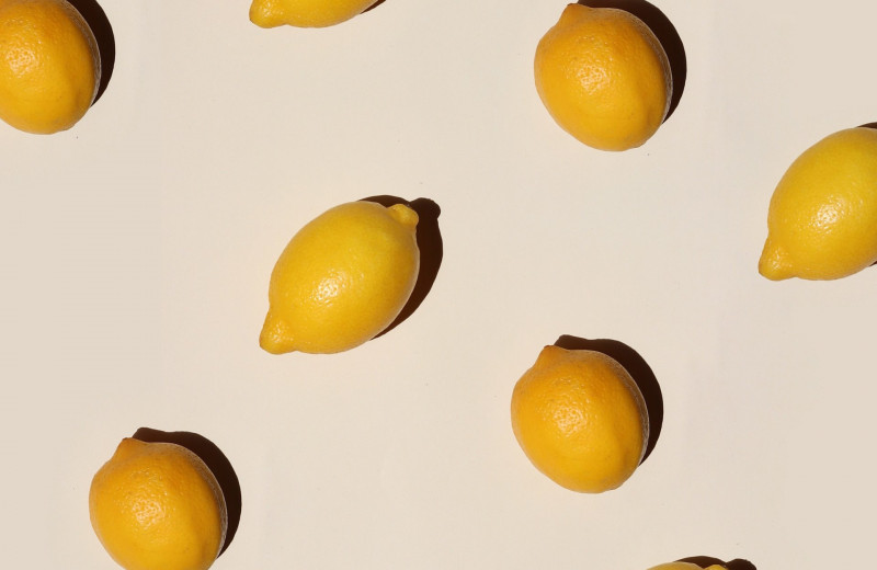 Лимонная кожура — важнейшая вещь в быту: 8 действительно рабочих лайфхаков для дома