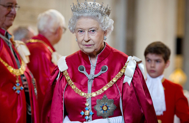 10 удивительных должностей при дворе Елизаветы II (и сколько за них платят)