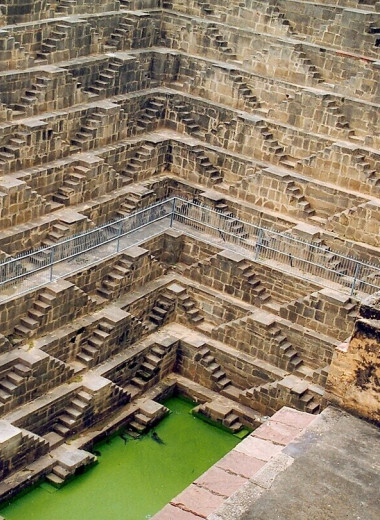 Индийский инженер, спасший 600 озер, взялся за знаменитые ступенчатые колодцы