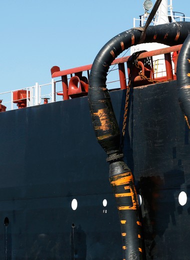 Холодный душ: отказ от иранской нефти ударит по нефтяным ценам