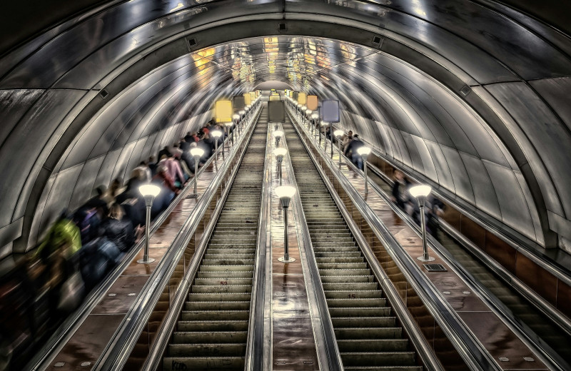 116 метров под землей: какая станция метро является самой глубокой в мире