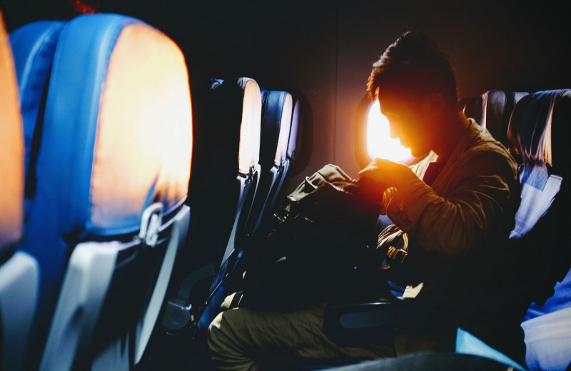 Не рискуйте здоровьем! Вот почему не стоит пить воду из-под крана в самолете