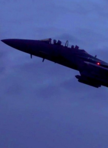 Форсаж американского истребителя F-15: диски Маха в небесах