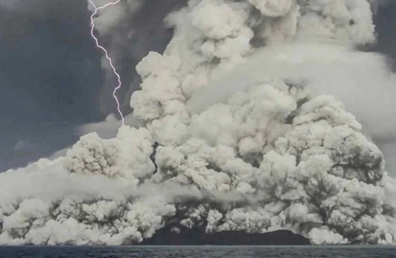 Возможно, именно поэтому извержение вулкана на Тонге было таким мощным