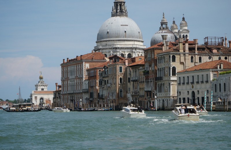 В Венеции запретили торговлю дешевыми сувенирами