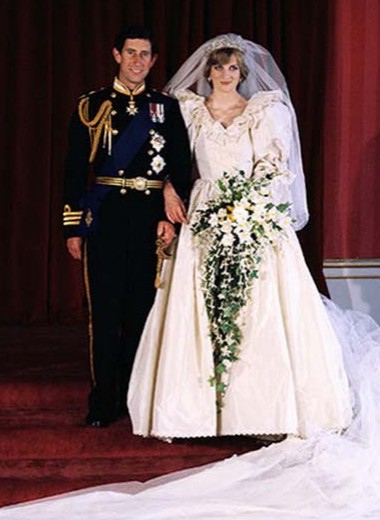 Платье-торт и не только: самые безвкусные свадебные наряды королевских особ