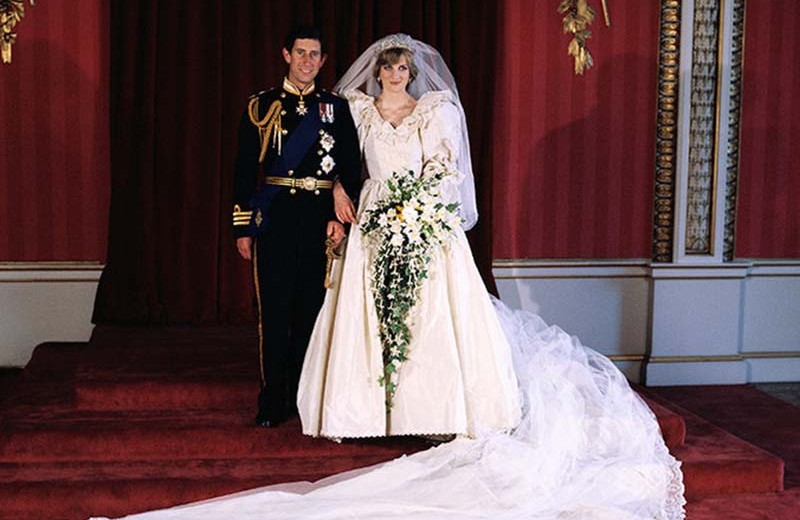 Платье-торт и не только: самые безвкусные свадебные наряды королевских особ