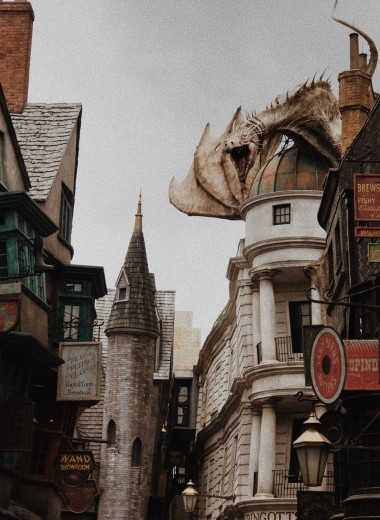 Не только Гарри Поттер: 7 увлекательных книг Джоан Роулинг