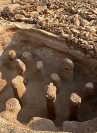 Археологи обнаружили в засыпанном здании столбы в виде фаллосов возрастом 11 тысяч лет