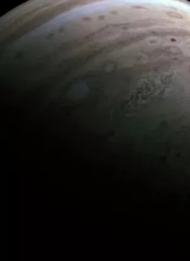 Зонд Juno прислал на Землю фантастические снимки Юпитера с любопытными деталями