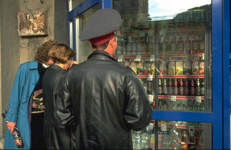 Как люди делали обыденные вещи без Интернета в 1980-е и 1990-е годы