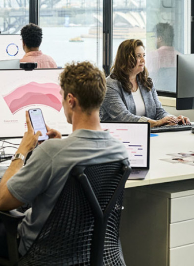 «Шрекинг» вместо амбиций: как страх и нестабильность меняют карьерные стратегии